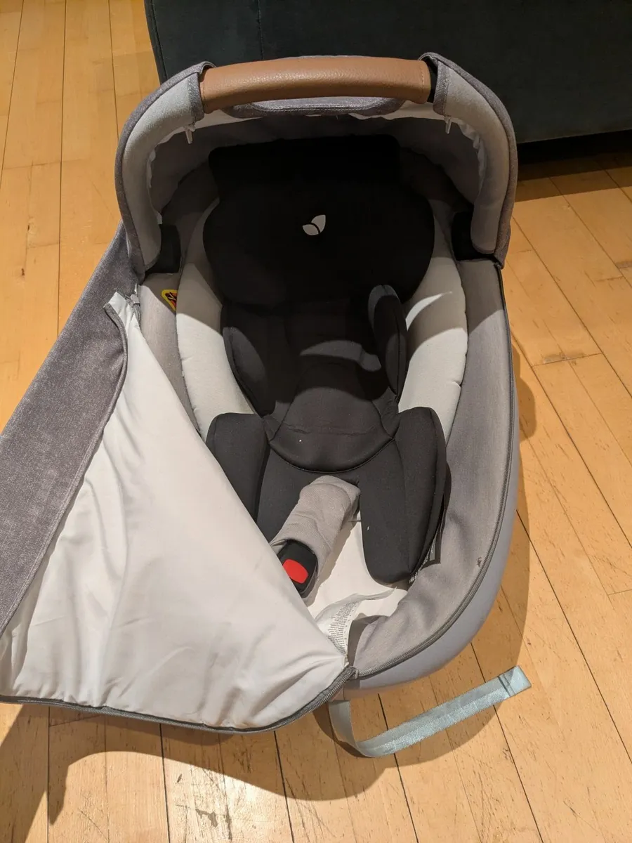 Car cot seat - Image 4