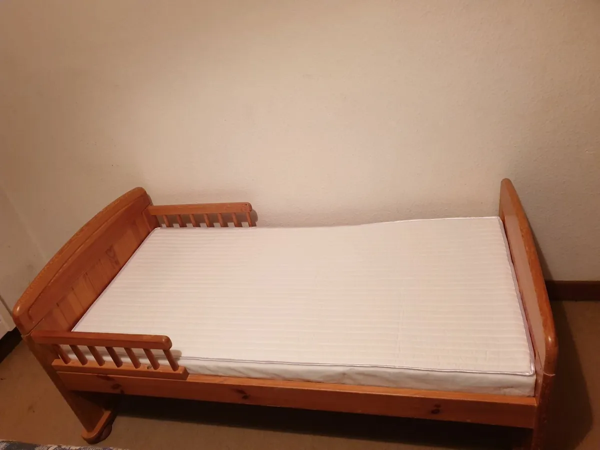 Toddler Bed with Baby Elegance Mattress - Image 1
