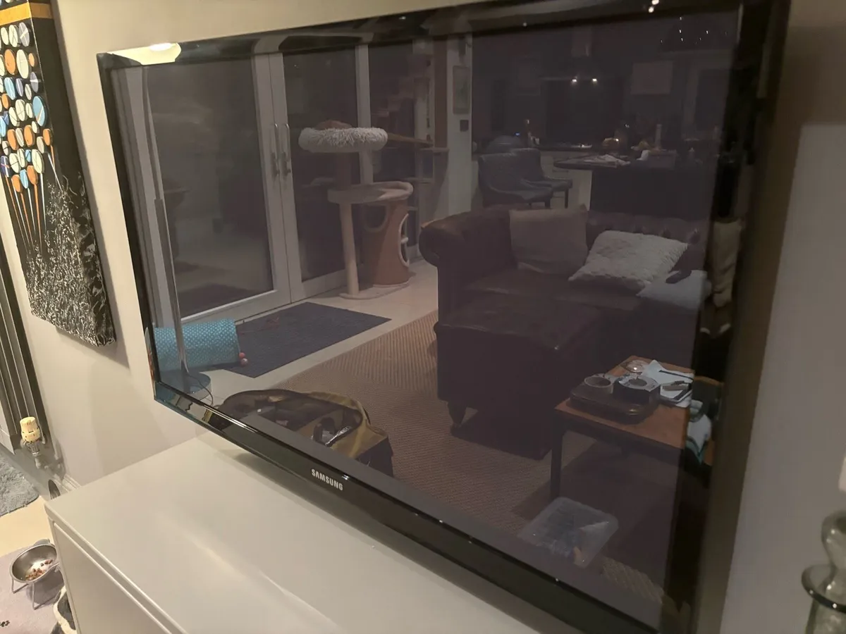 Samsung 43”  smart TV - Image 4