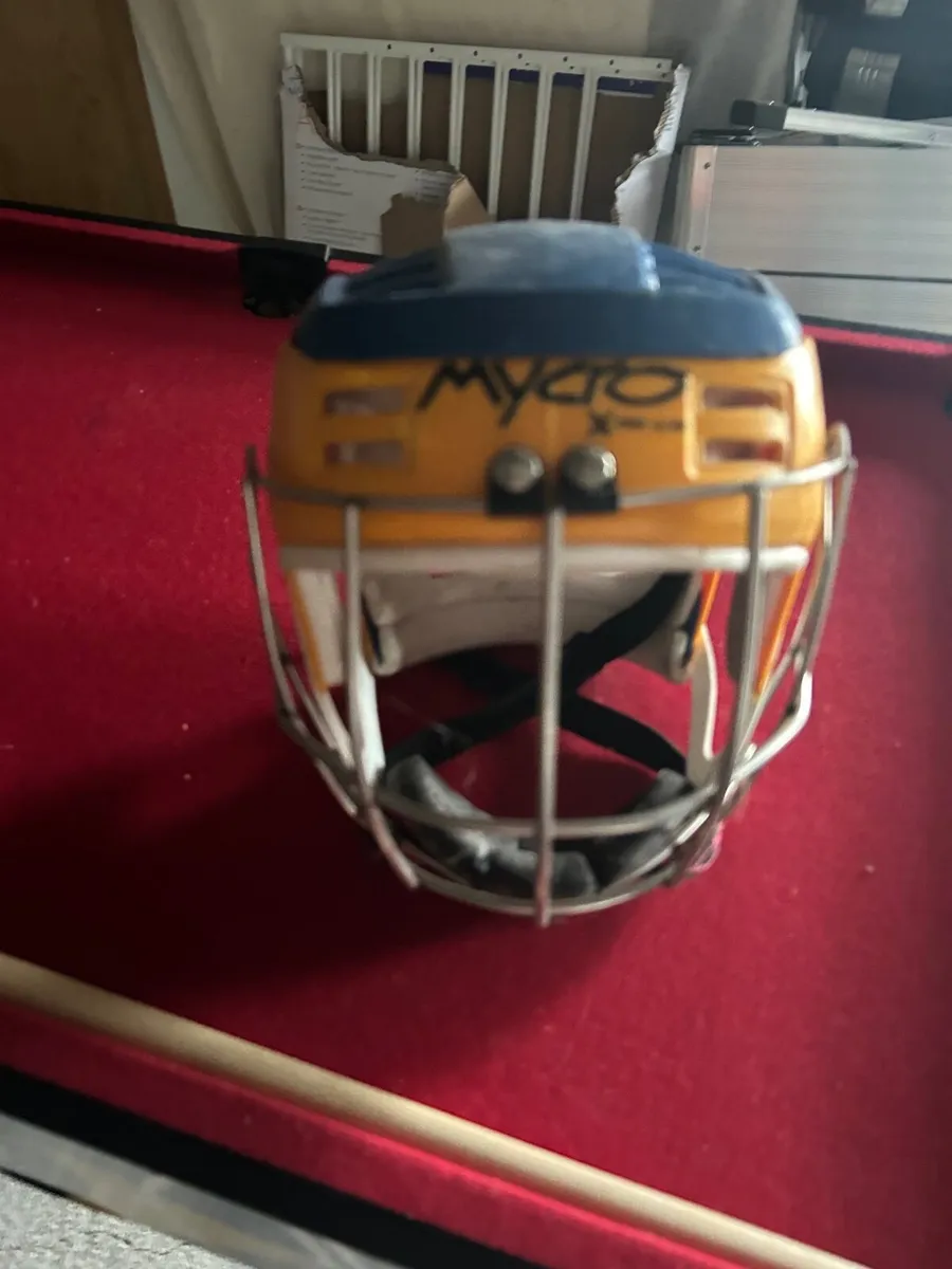 Hurling Helmet - Image 1
