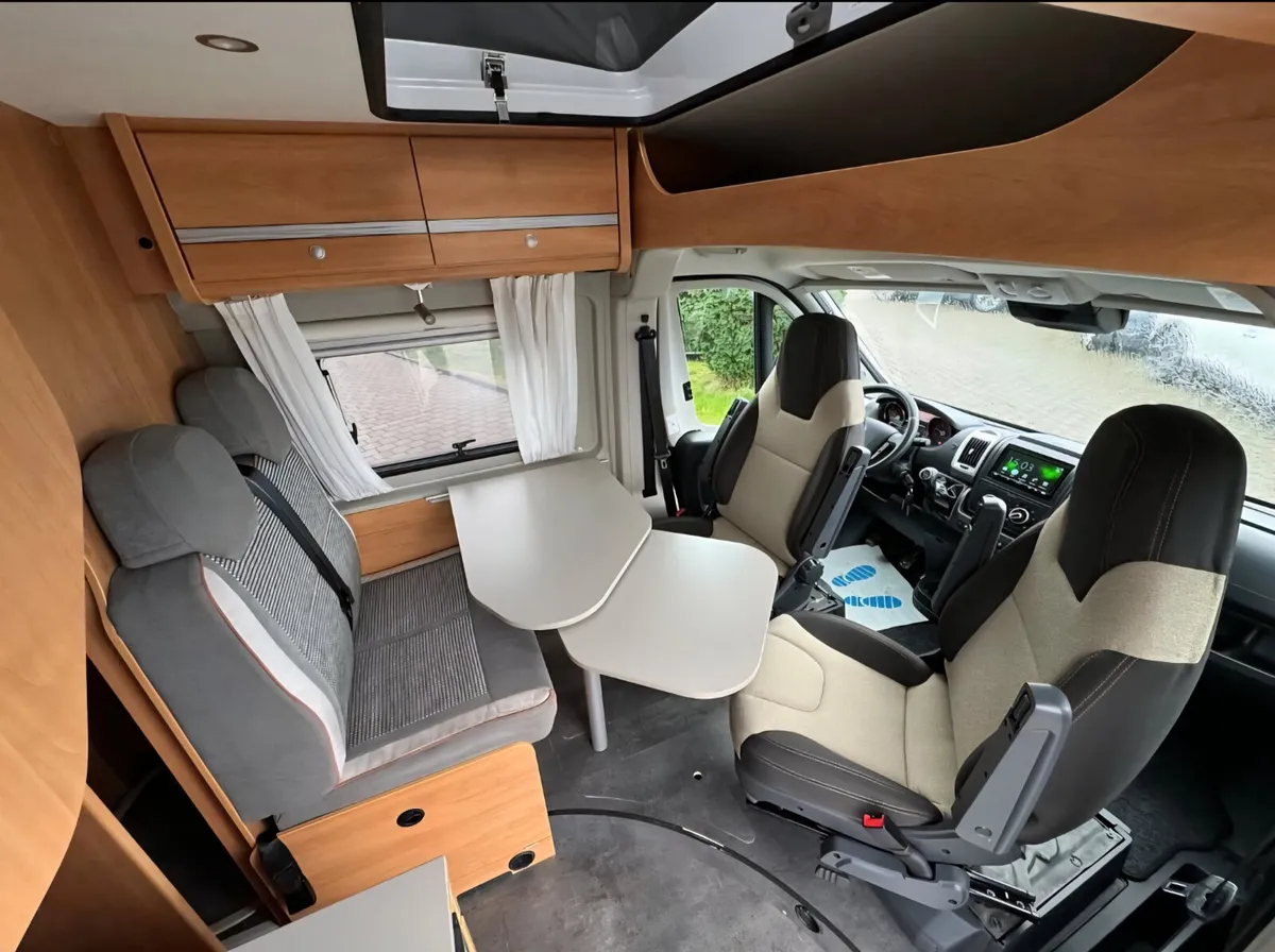 2023 POSSL 2WIN PLUS POP UP ROOF 4 BERTH 👀 - Image 3