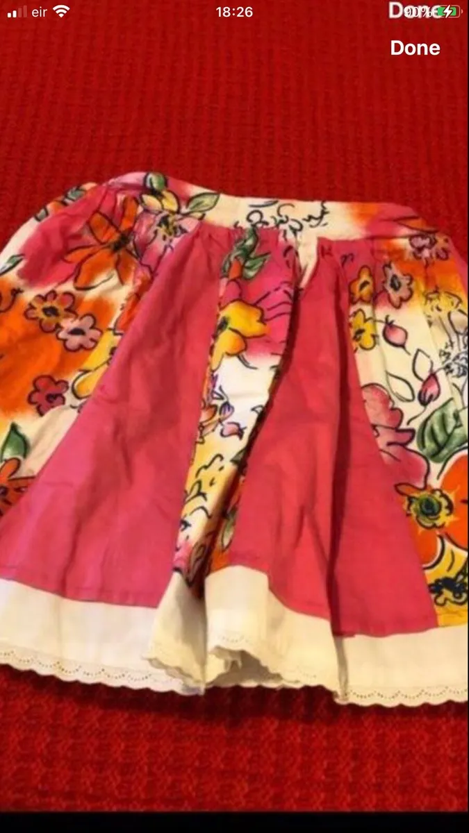 Girls stunning skirt age 8 €3 - Image 1