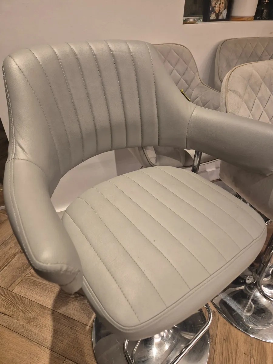 Bar stools - Image 2