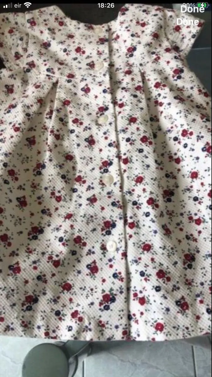 Girls stunning dress 0/3 mths €3 - Image 2