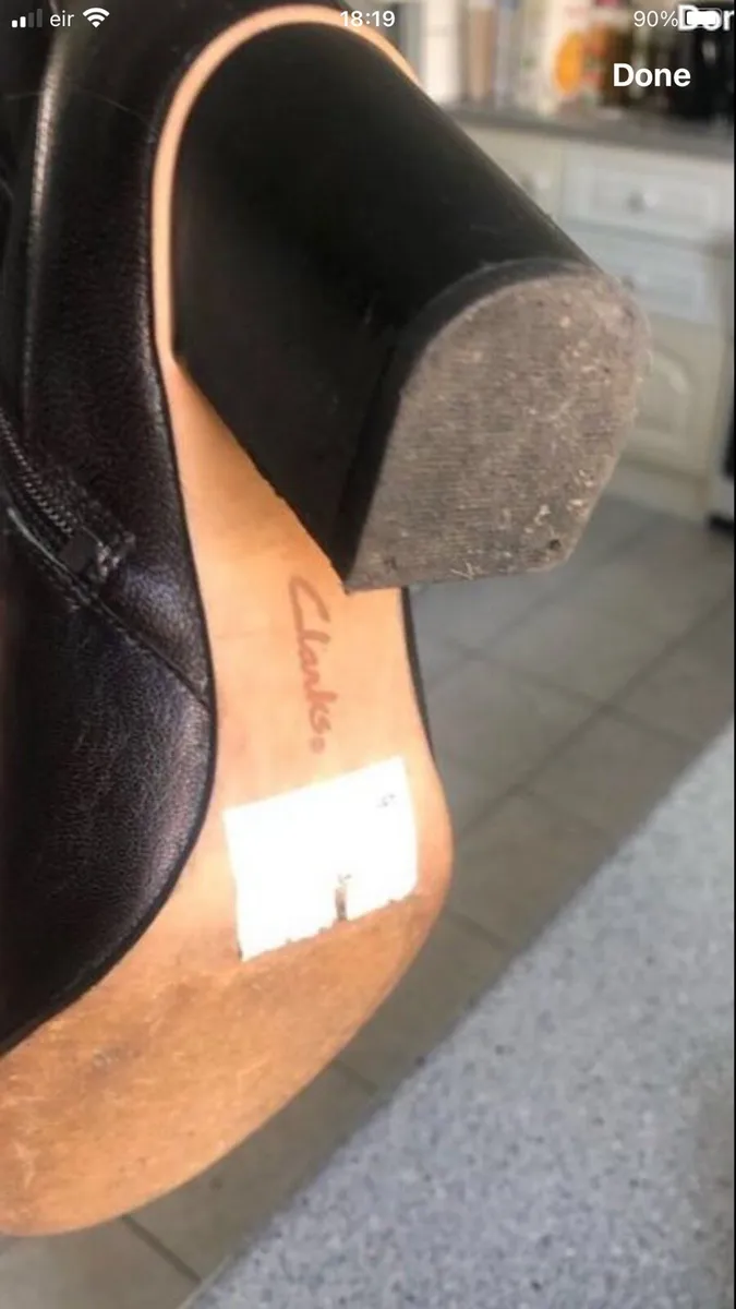 Ladies Clark’s boots size 4 €10 - Image 3