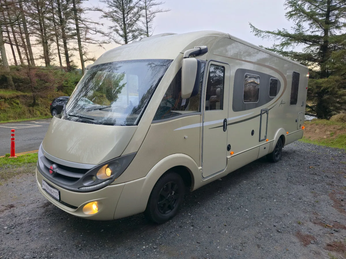 2014 BURSTNER AVIANO I727 ISLAND BED TAKE TRADE IN - Image 3