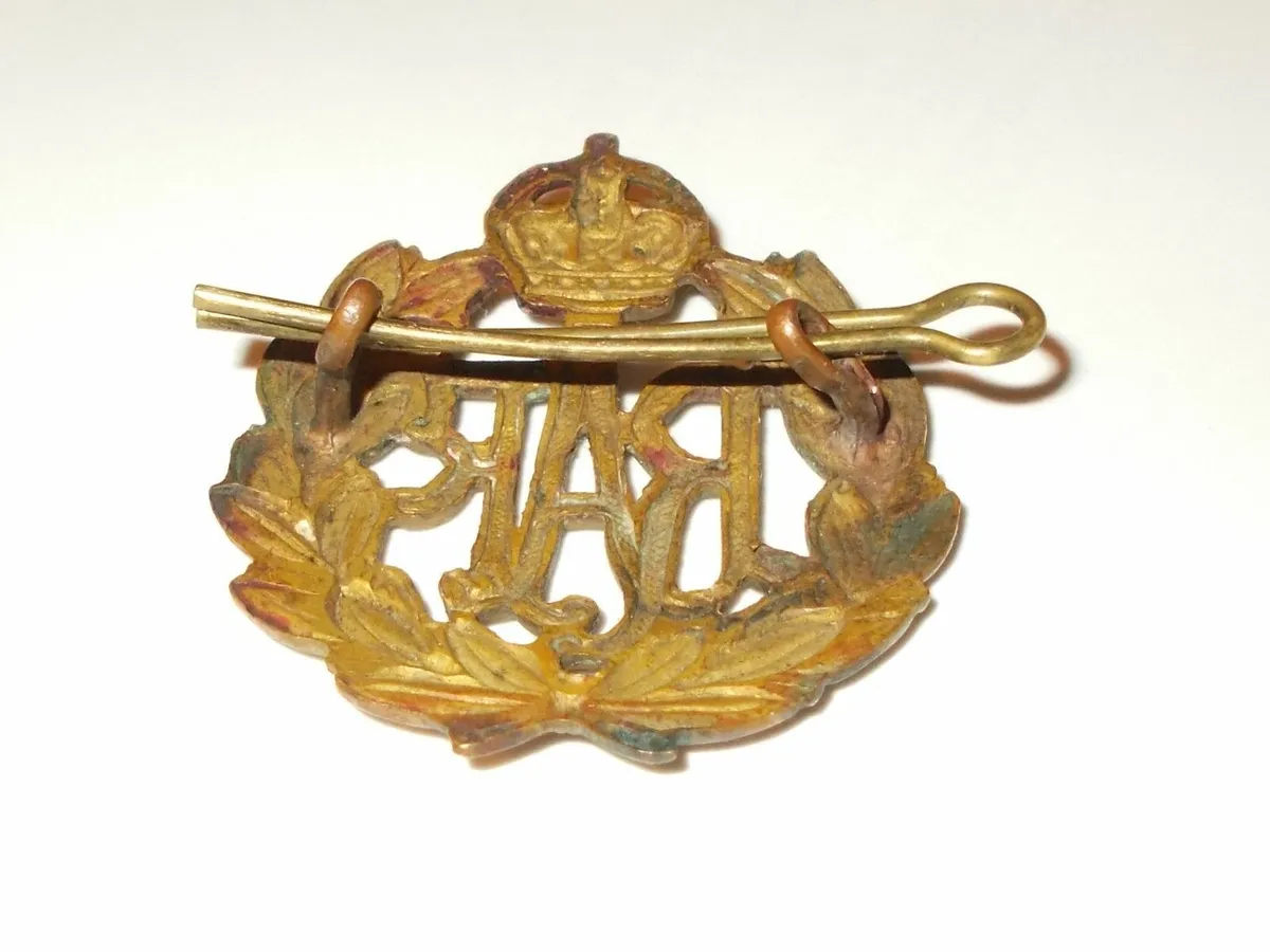 Old R.A.F. Badge - Image 2
