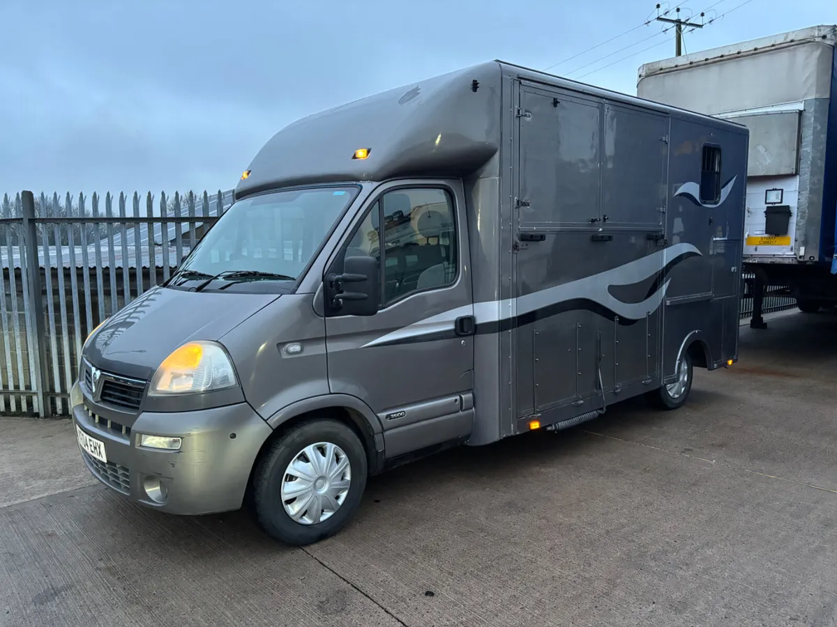 2004 Vauxhall Movano two Horse 35 tons - Image 1