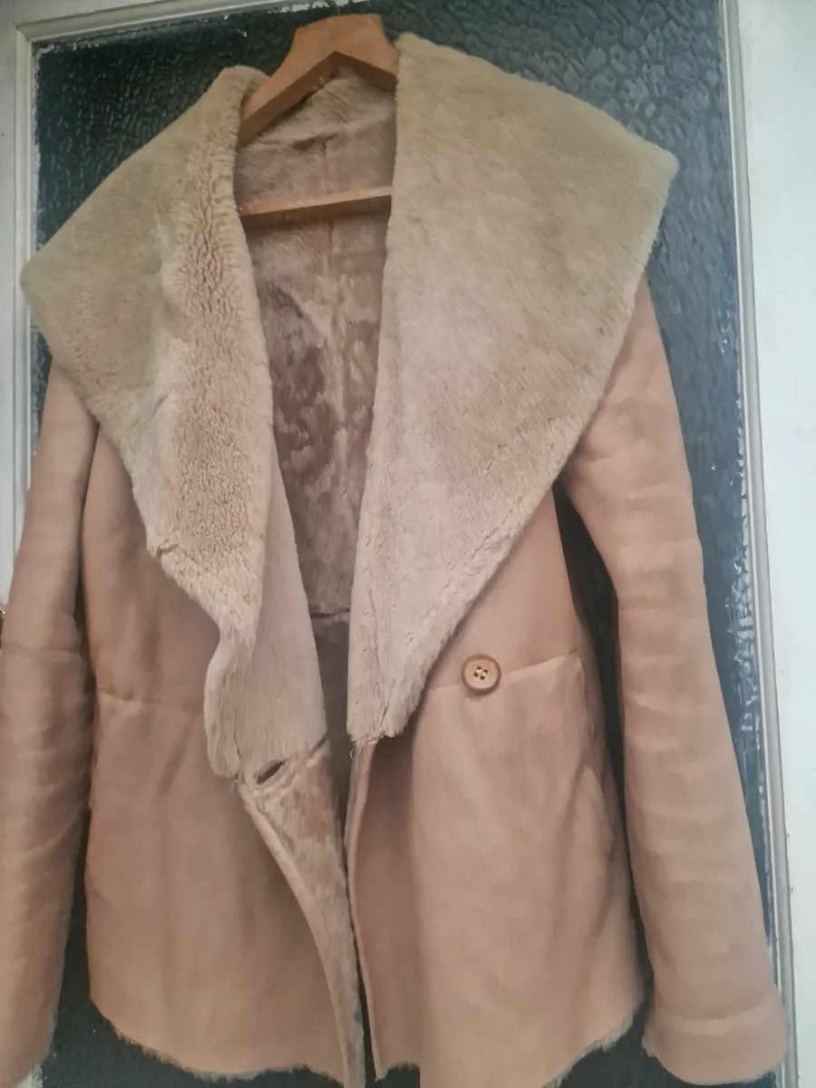 Ladies sheepskin jacket. - Image 1