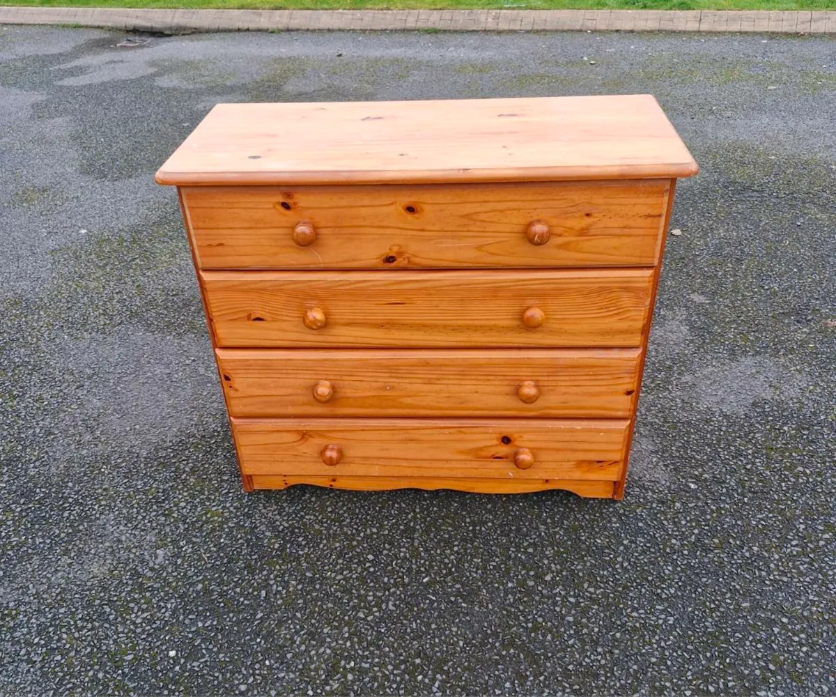 Chest of drawers - Image 1