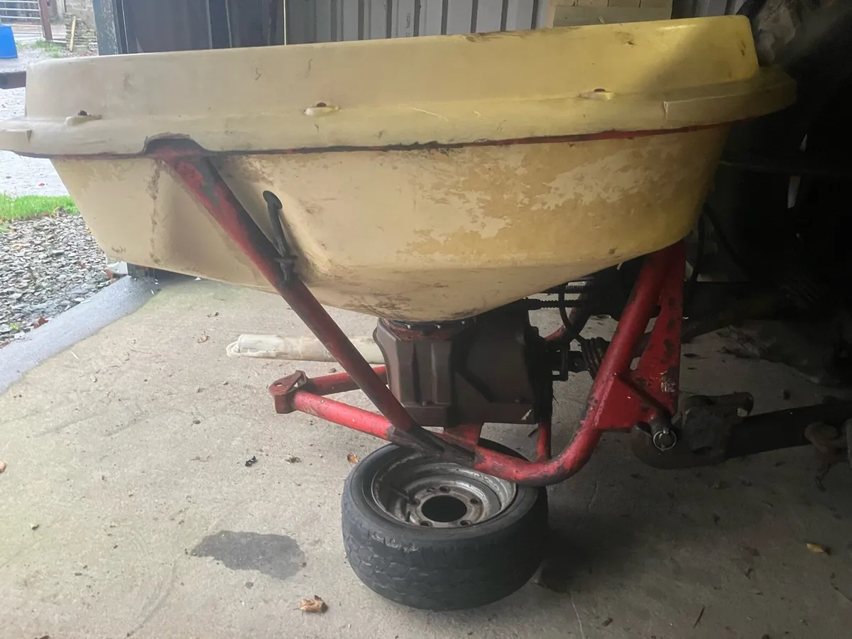 Fertiliser spinner - Image 2