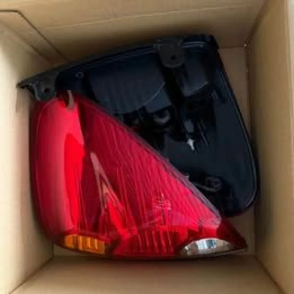 Mitsubishi L200 tail lights