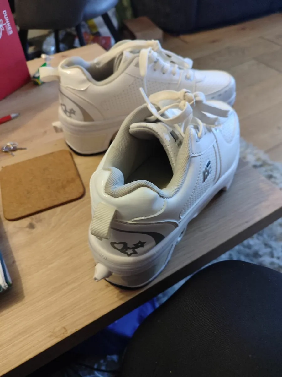 Roller shoes - Image 1