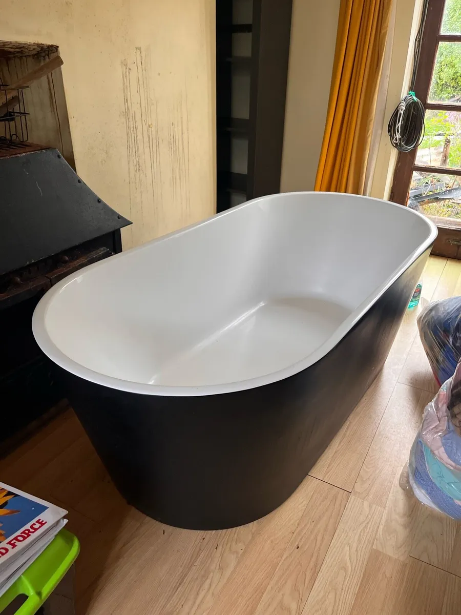 Free standing bath - Image 1