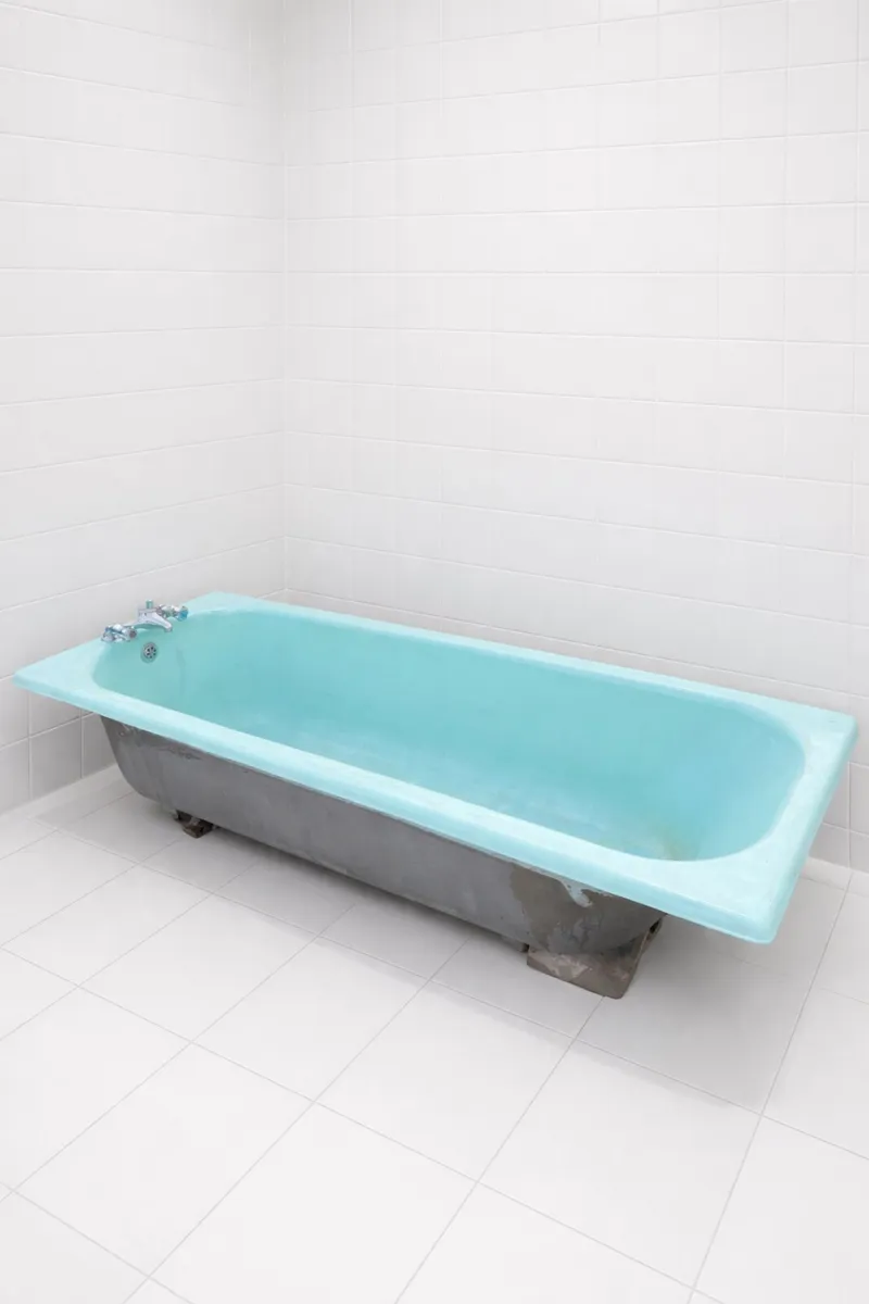 Turquoise bath tub castiron