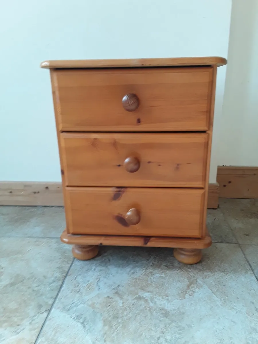 Tree draws small solid pine Locker - Image 1