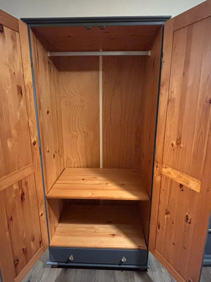 Grey wardrobe - Image 2