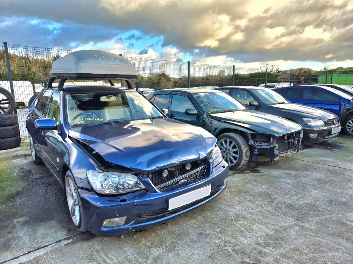 Lexus is200 is300 BREAKING PARTS SPARES ONLY - Image 3