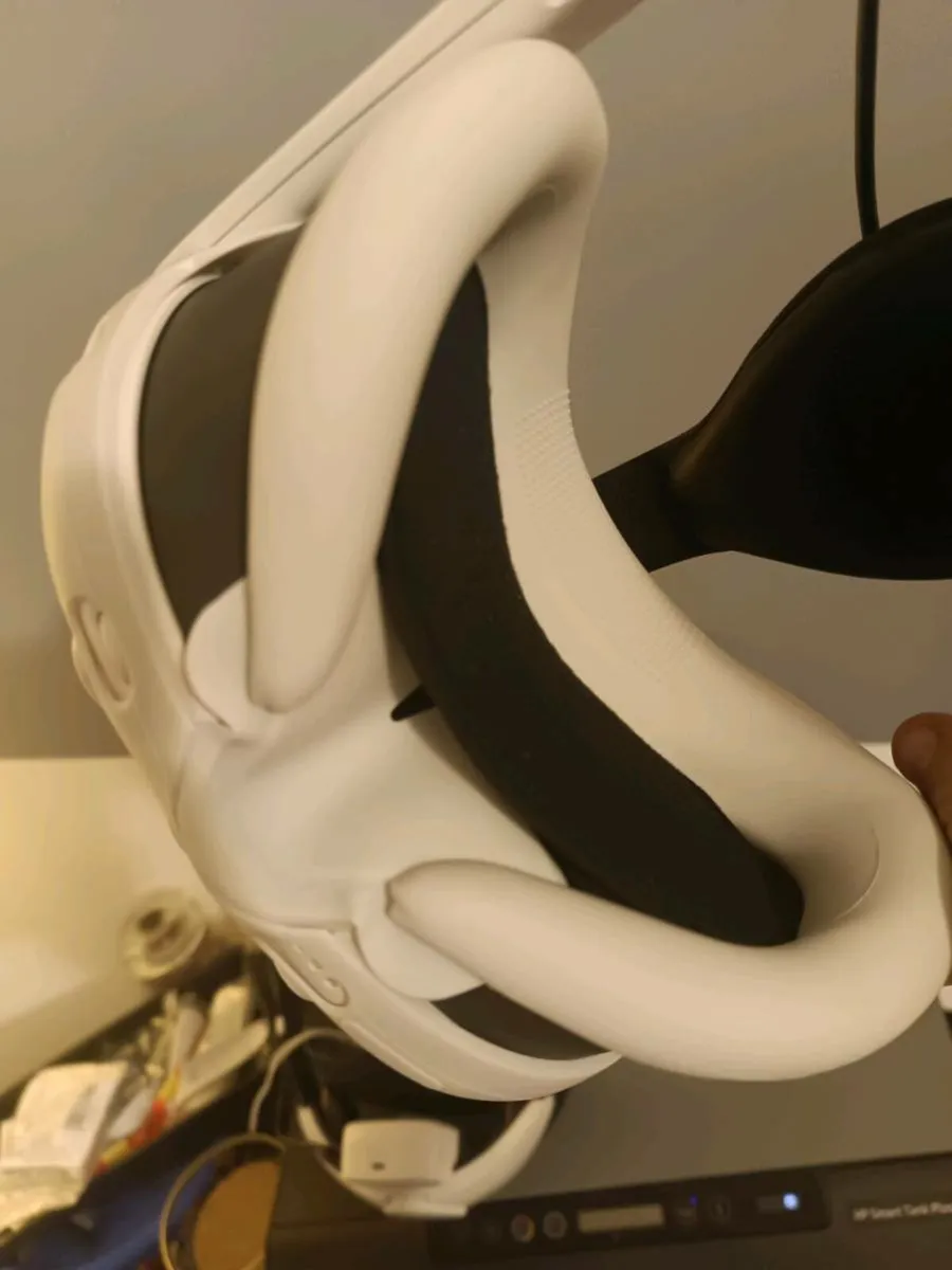 Quest 3 vr headsets 2 weeks old - Image 1