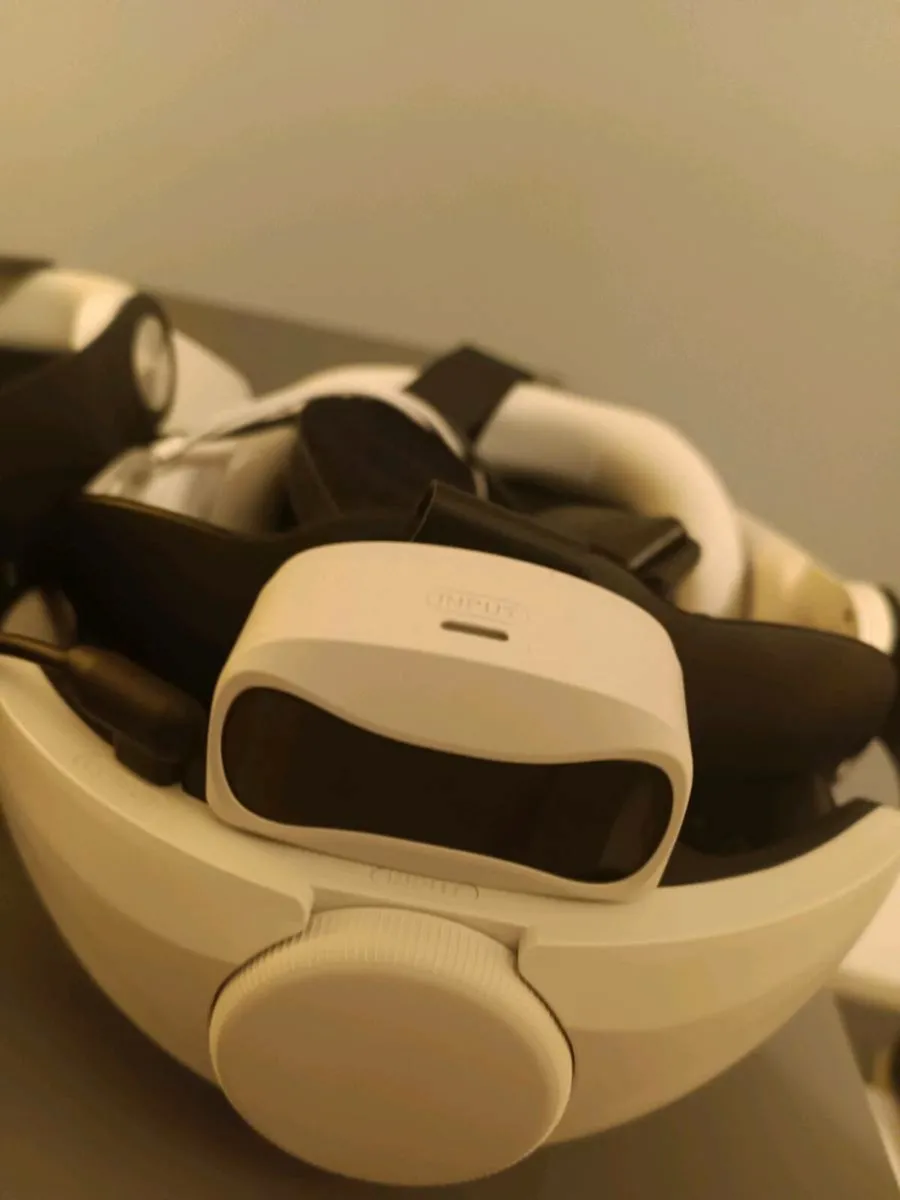 Quest 3 vr headsets 2 weeks old - Image 3