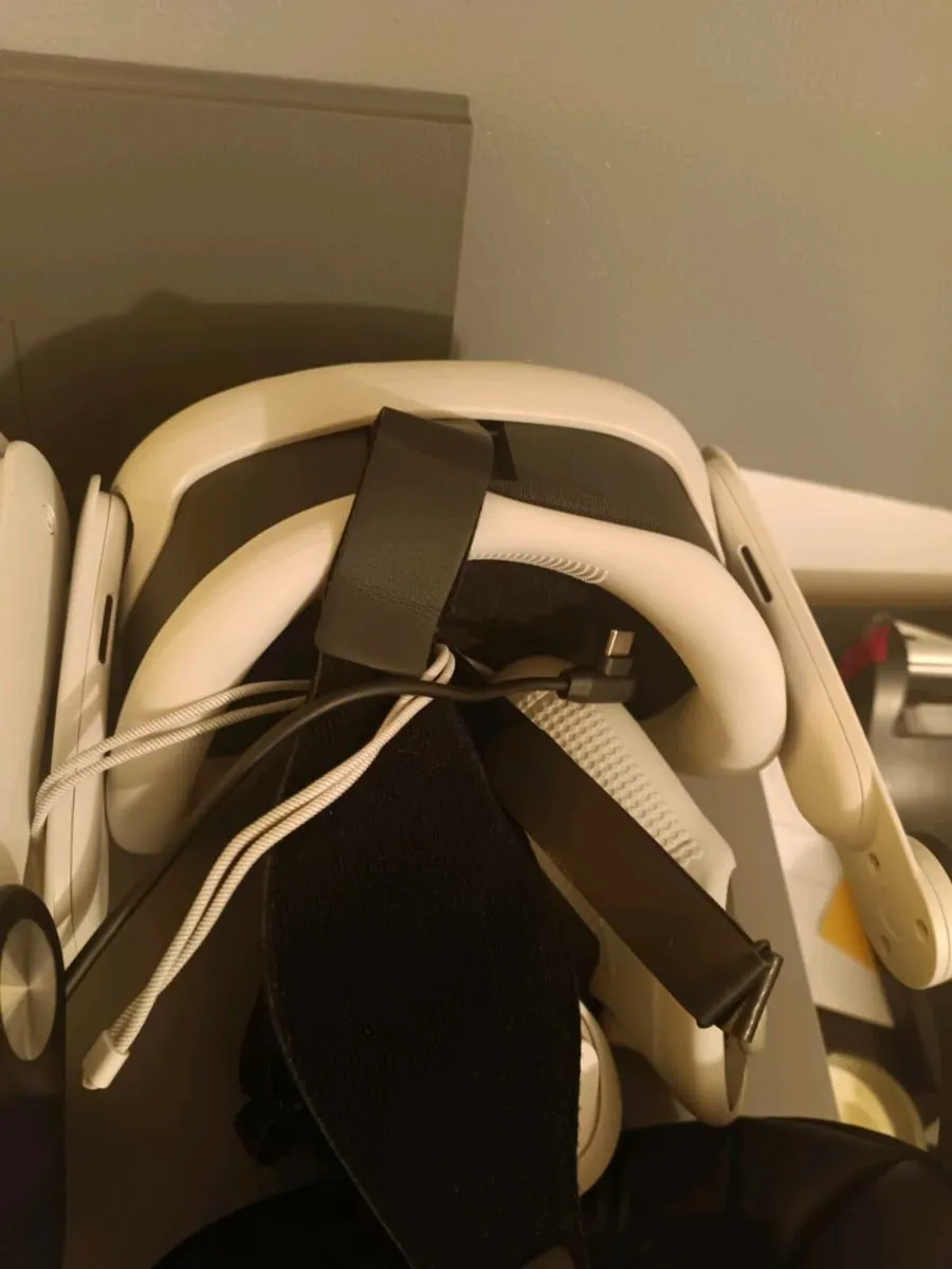 Quest 3 vr headsets 2 weeks old - Image 4