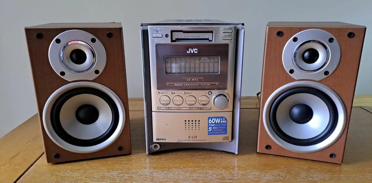 JVC HIFI system - Image 1