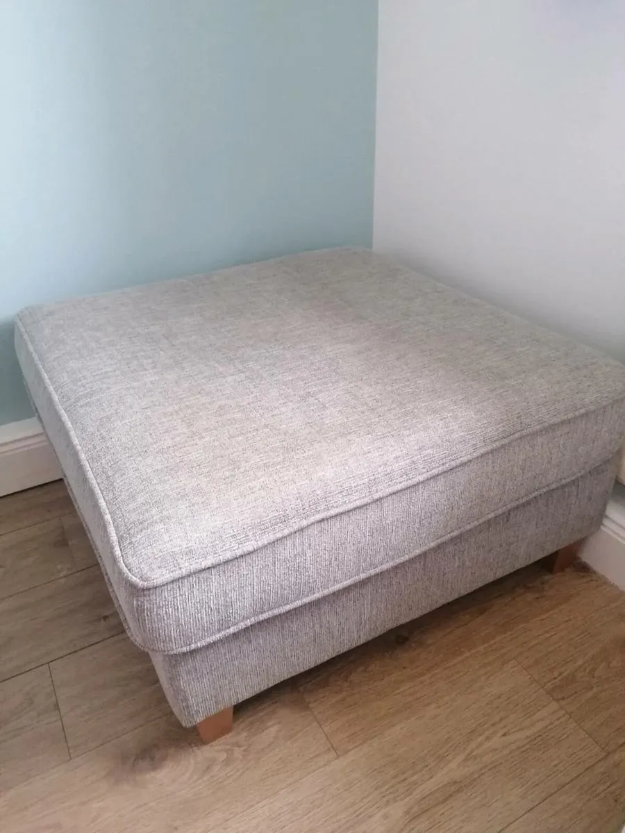 L shaped corner couch and foot stool - Image 3