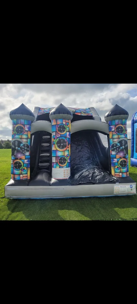 King of the castles Bouncing castle hire - Image 4