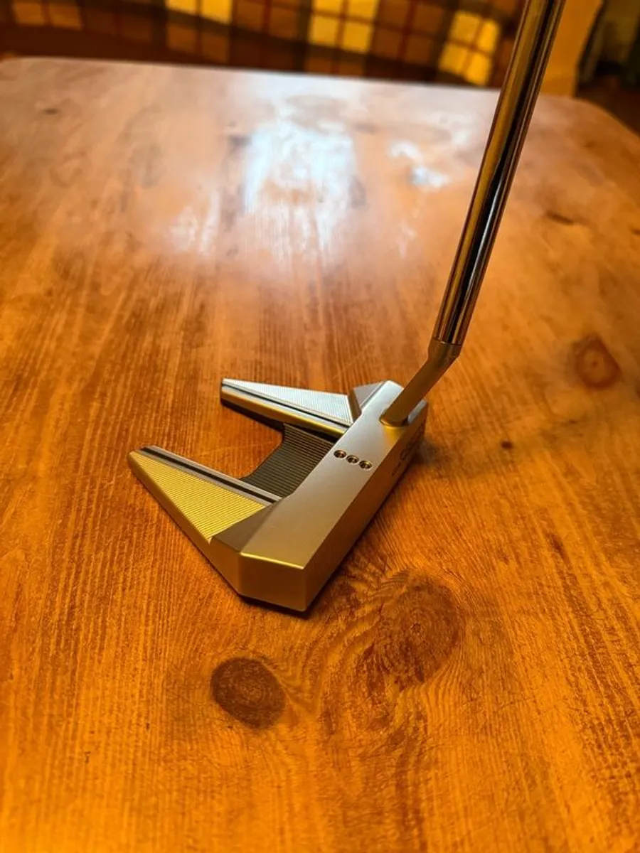 Scotty Cameron Phantom 7.5 Putter - Image 1