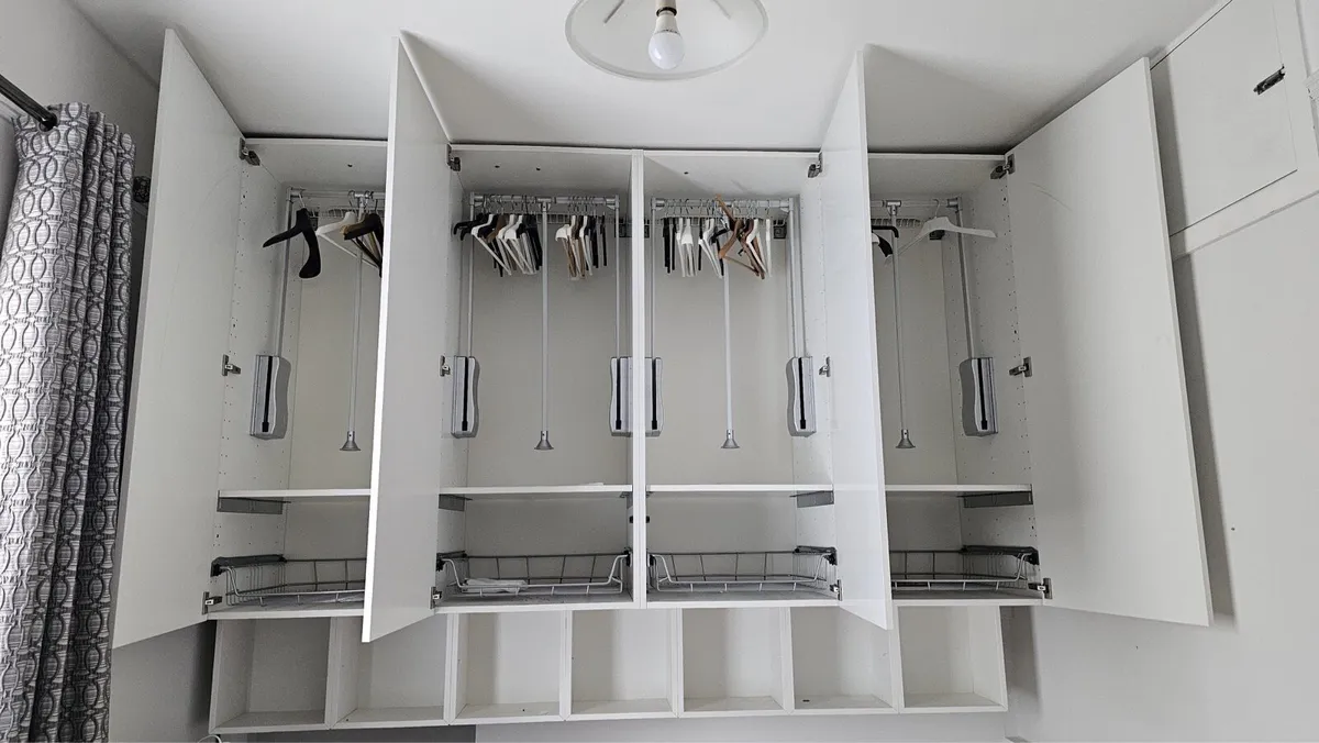 4 adjustable pull down clothing rails - Image 4