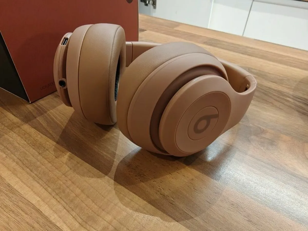 Apple Beats Studio Pro ANC Kim Special Edition Hea - Image 2