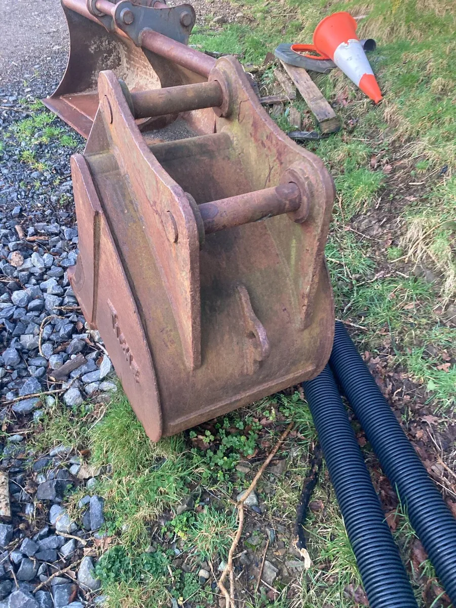 Excavator bucket - Image 2