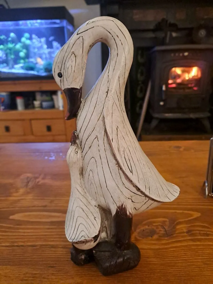 Large Swan & Cygnets Ornament - Image 2