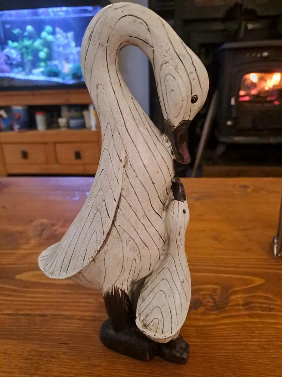 Large Swan & Cygnets Ornament - Image 4