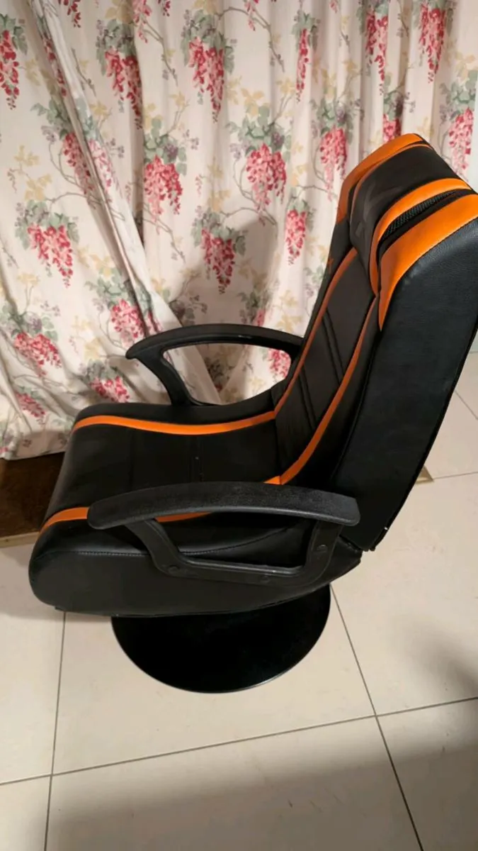 XRocker gaming chair - Image 2
