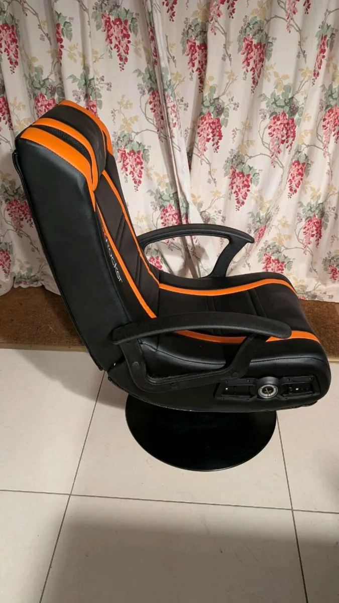 XRocker gaming chair - Image 3