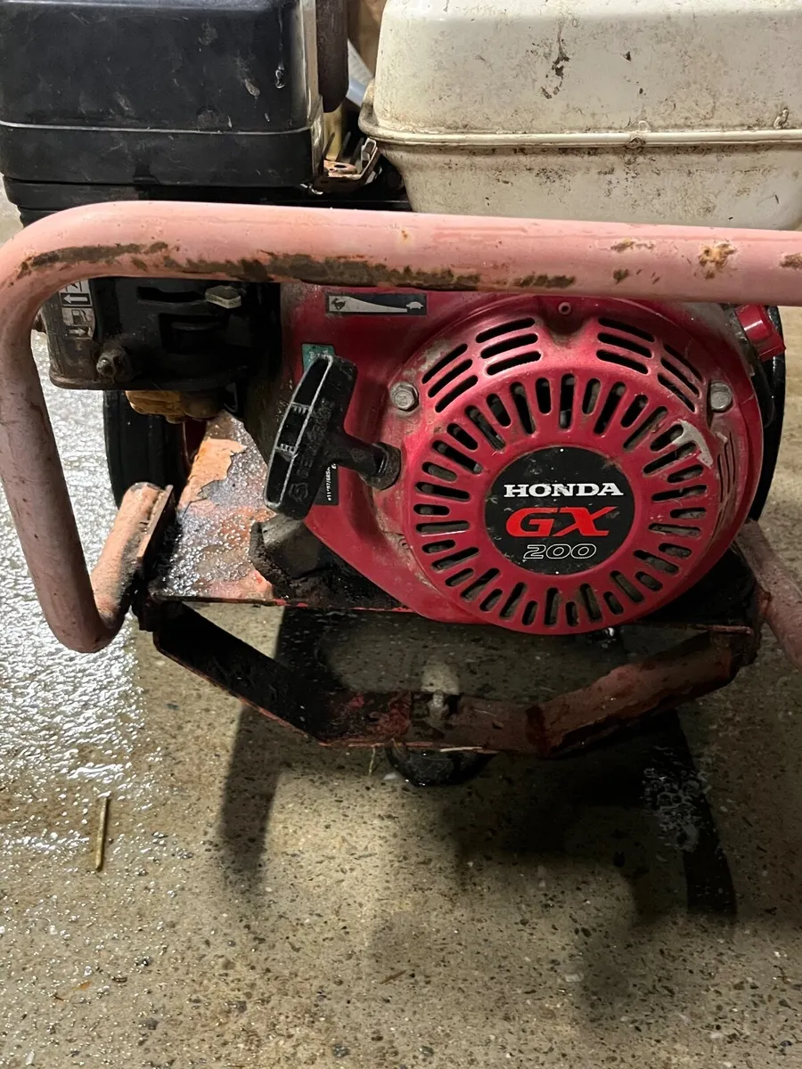 Pressure washer - Image 2