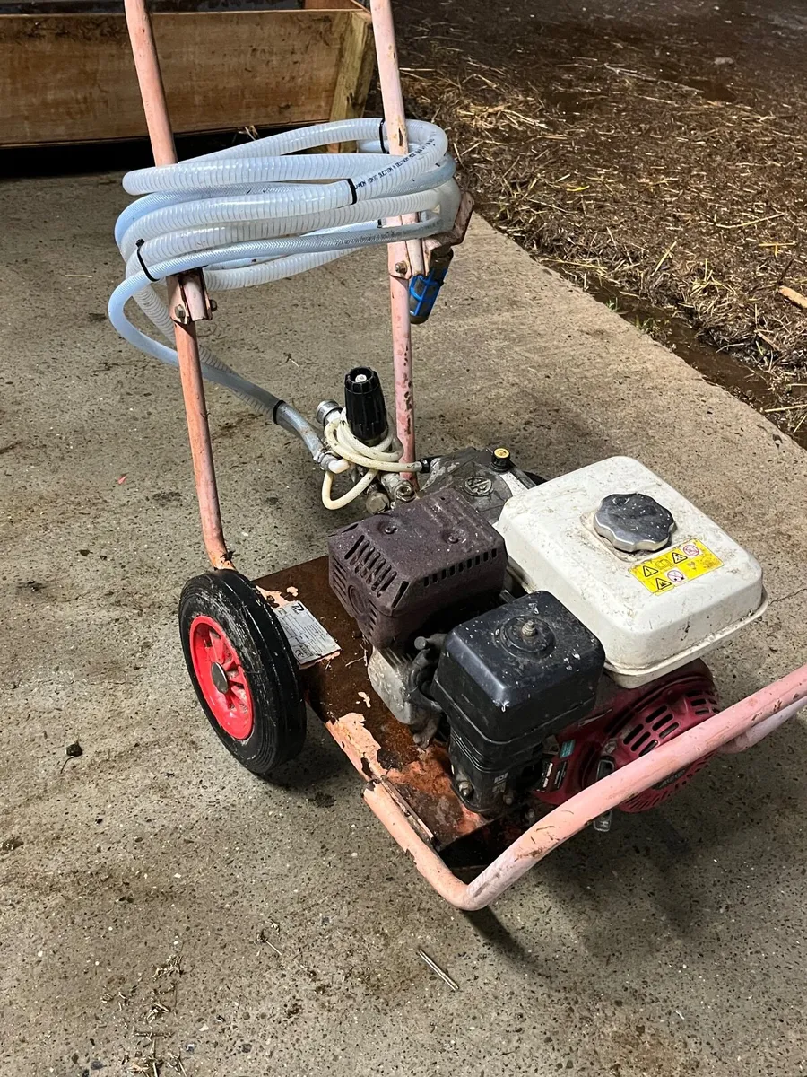 Pressure washer - Image 1