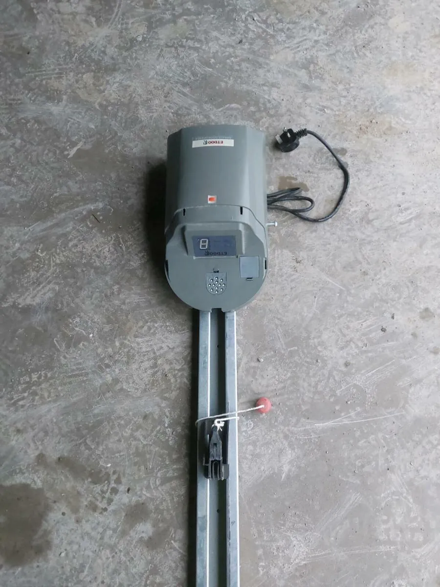 Garage door - Image 2