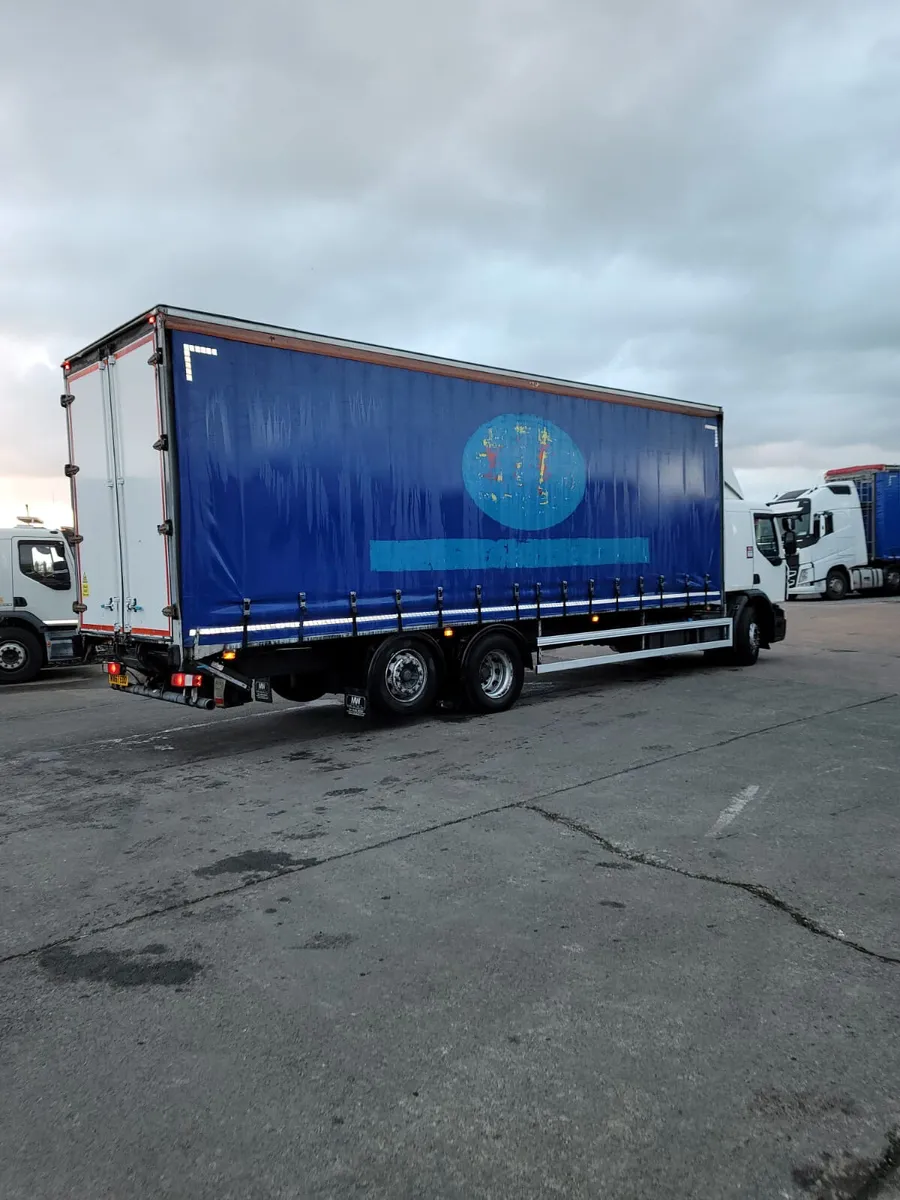 Dec 2017 Renault Midlim 320 DXI Low kms sleeper - Image 2