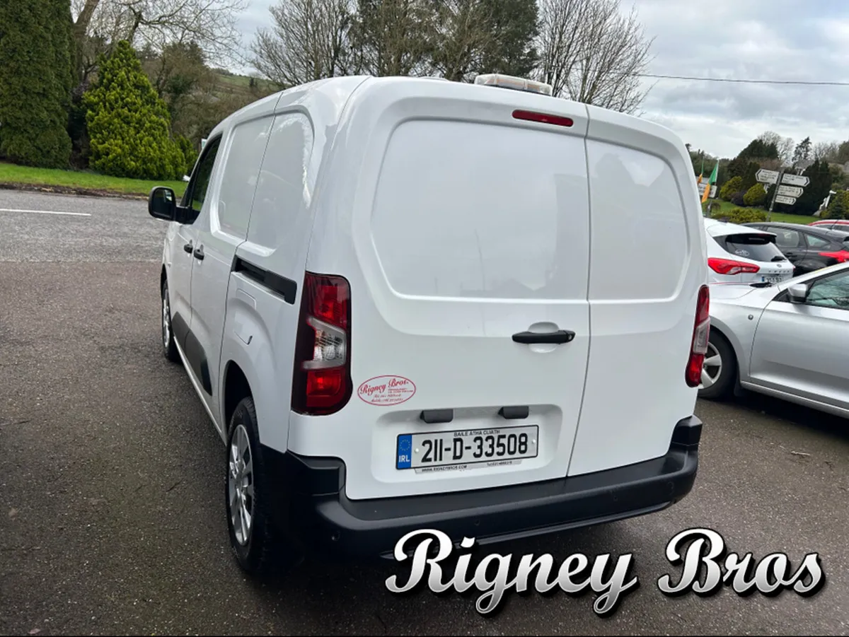 Peugeot Partner PROFESSIONAL L1 5DR - Image 4