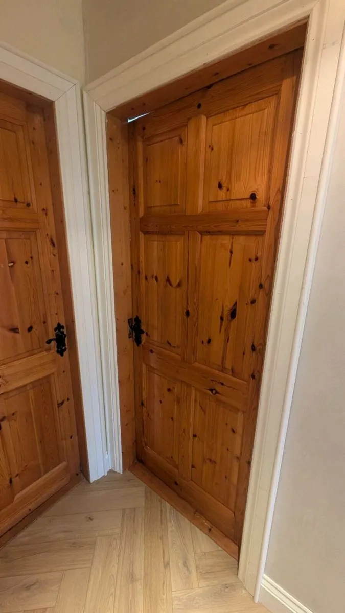 Selection of Pine Doors & Handles - Image 2