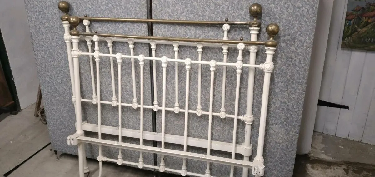 Antique bed