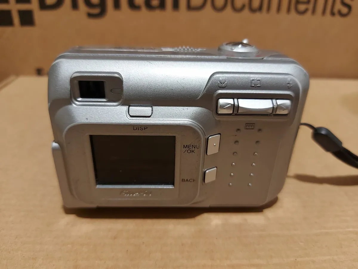FujiFilm Finepix A210 Digital Camera 3.2MP - Image 2