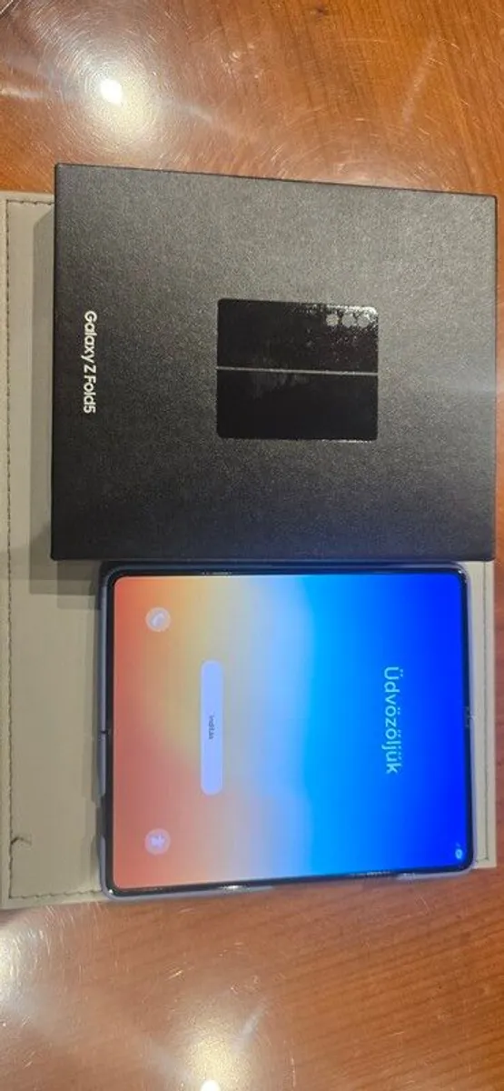 Samsung Galaxy Z Fold 5  256 GB Unlocked with case - Image 1