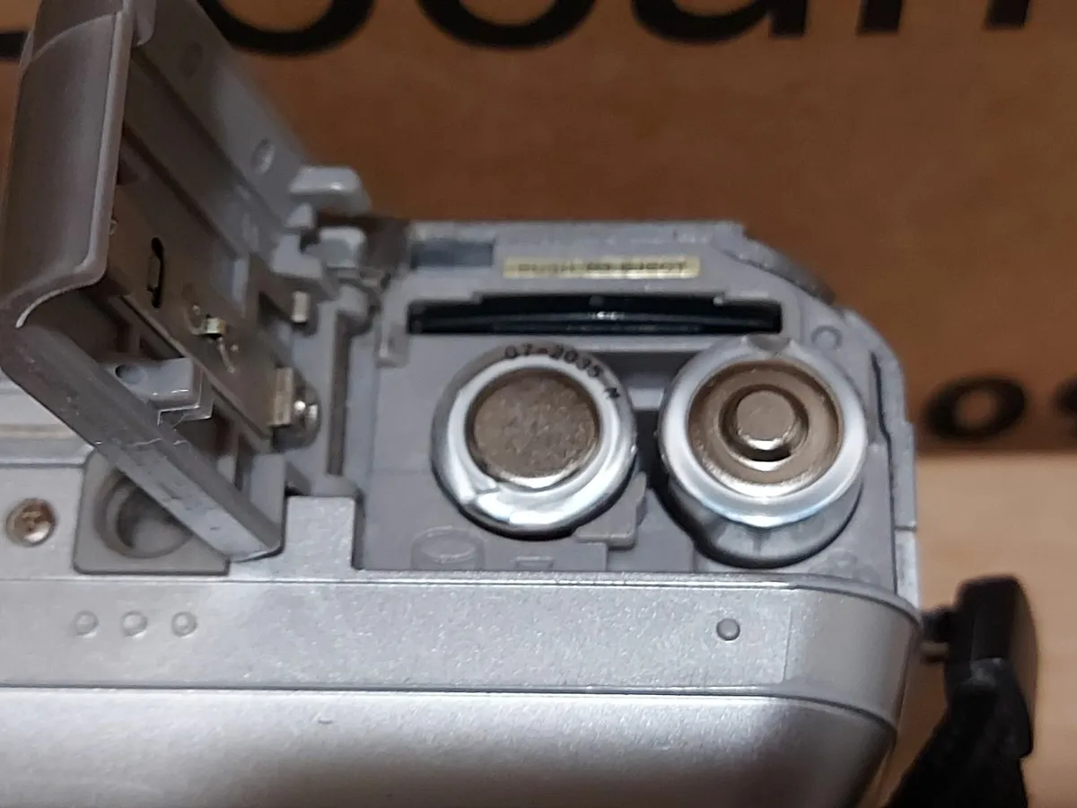 FujiFilm Finepix A210 Digital Camera 3.2MP - Image 4