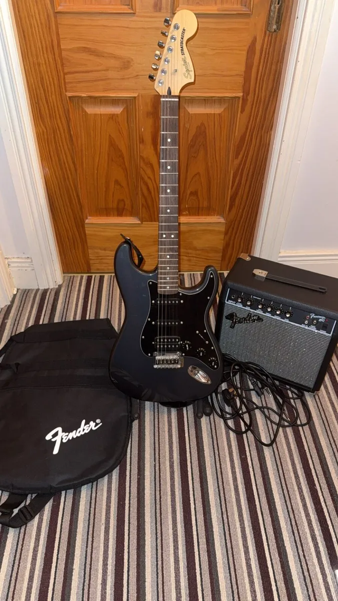 Squier (fender) Stratocaster set - Image 1