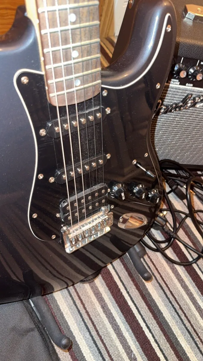 Squier (fender) Stratocaster set - Image 4