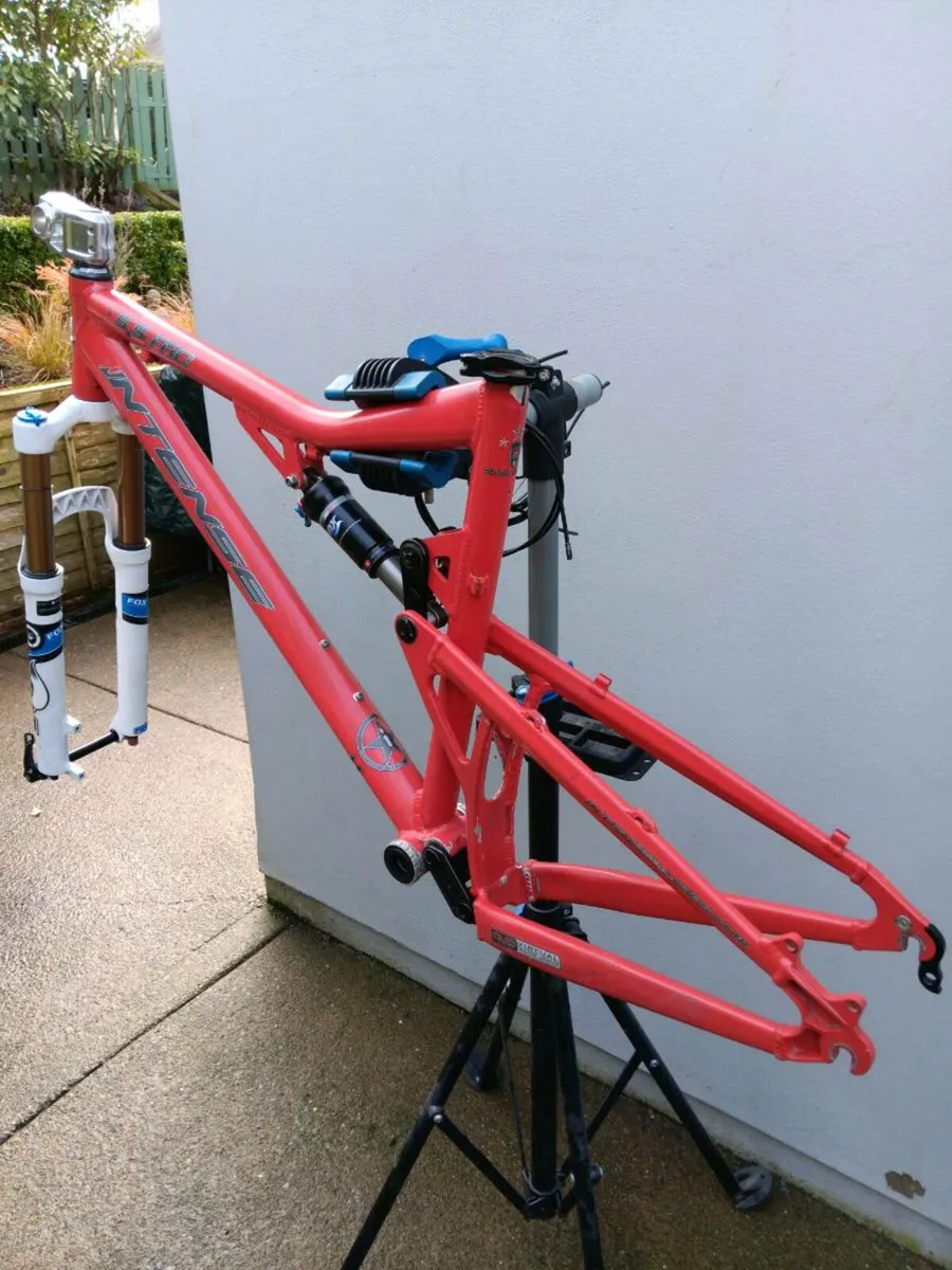 Intense 5.5 FRO mountain bike frame and Fox fork - Image 2