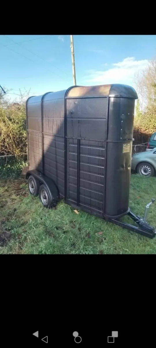 Horse box / horse trailer - Image 1
